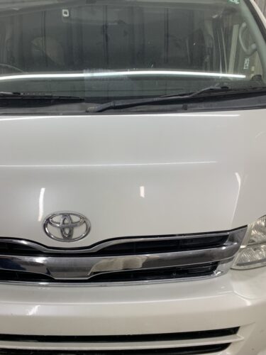 ハイエース塗装中