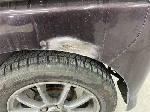 タント サビ穴作業中